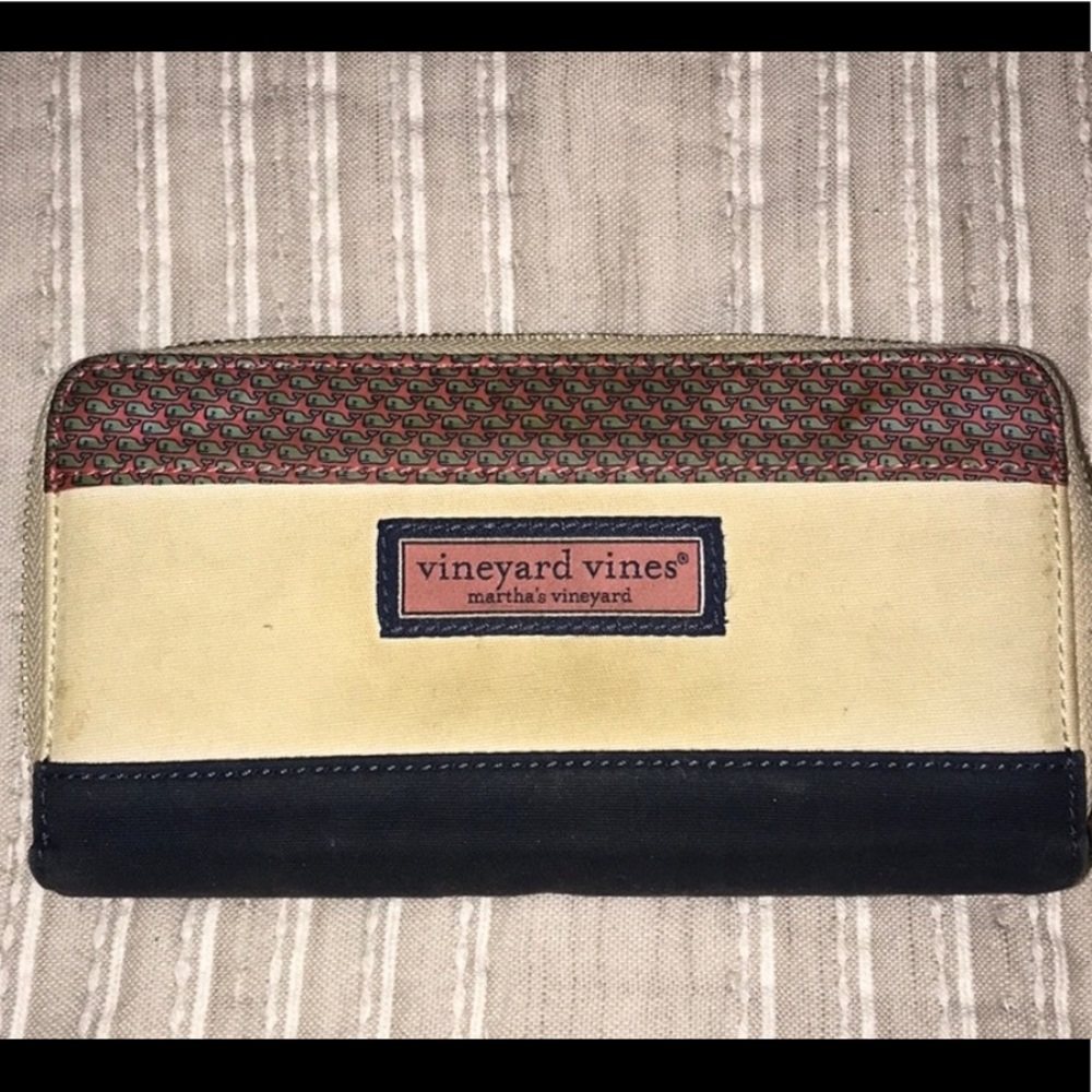 Vineyard Vines wallet